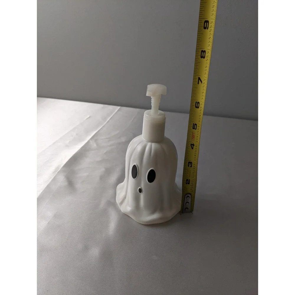 Bath & Body Works Ghost Hand Soap Dispenser White Halloween Spooky 10oz
